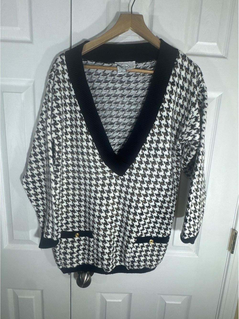 Nuggets Black and White Houndstooth V-Neck Sweater with Gold Button Details, M